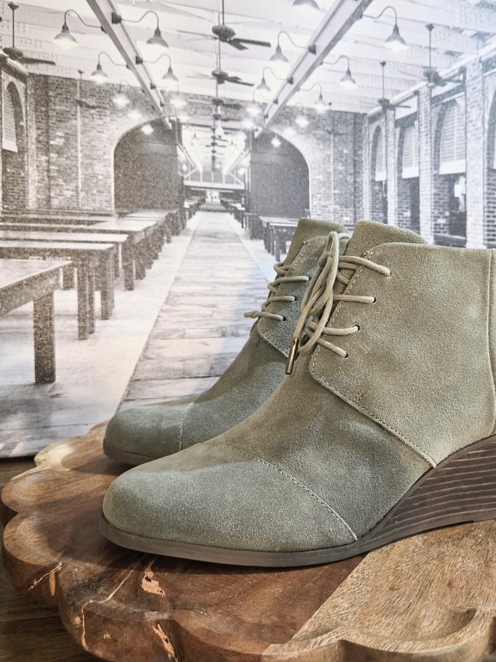TOMS Women's Hyde Vetiver Grey Suede Wedge Booties Size 11 NWOB